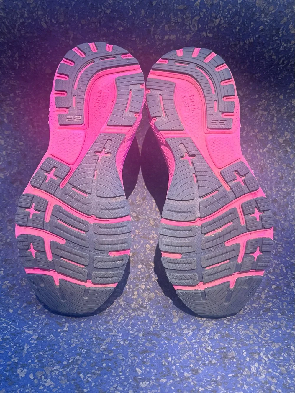 Brooks Adrenaline GTS Women's Running Shoes - Navy with Pink and Neon Yellow - Picture 5 of 7